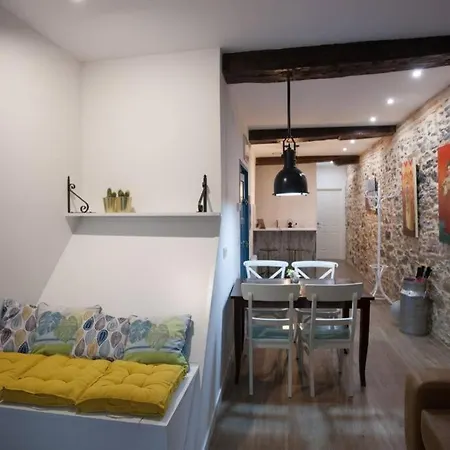 Bonito Apartamento, Nuevo Y En El Casco Viejo!!! *